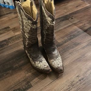 Corral boots only tried on once !